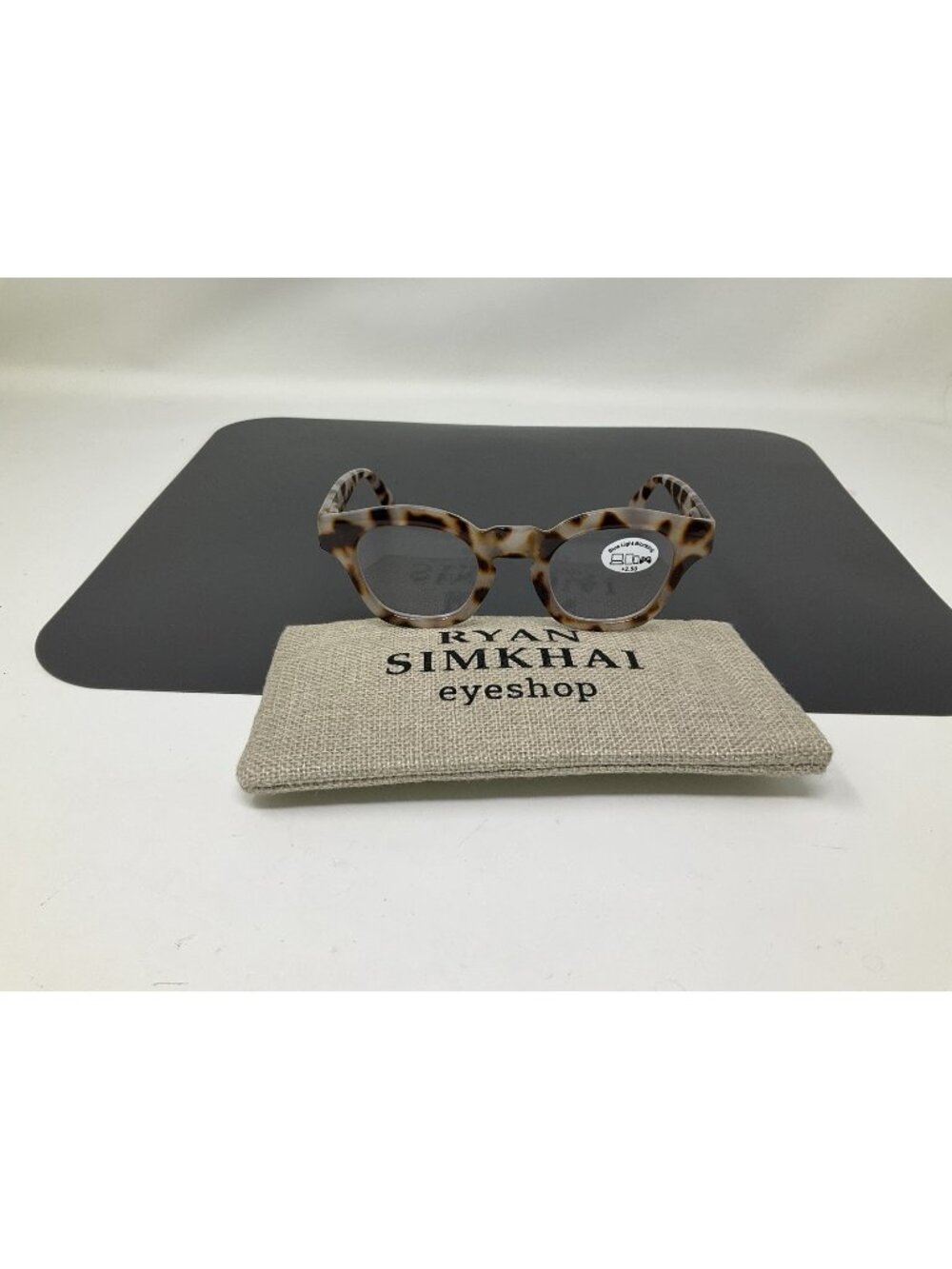 Ryan Simkhai Eyeshop R-7026 C4 Readers +2.50 Reading Glasses Blue Light Filter